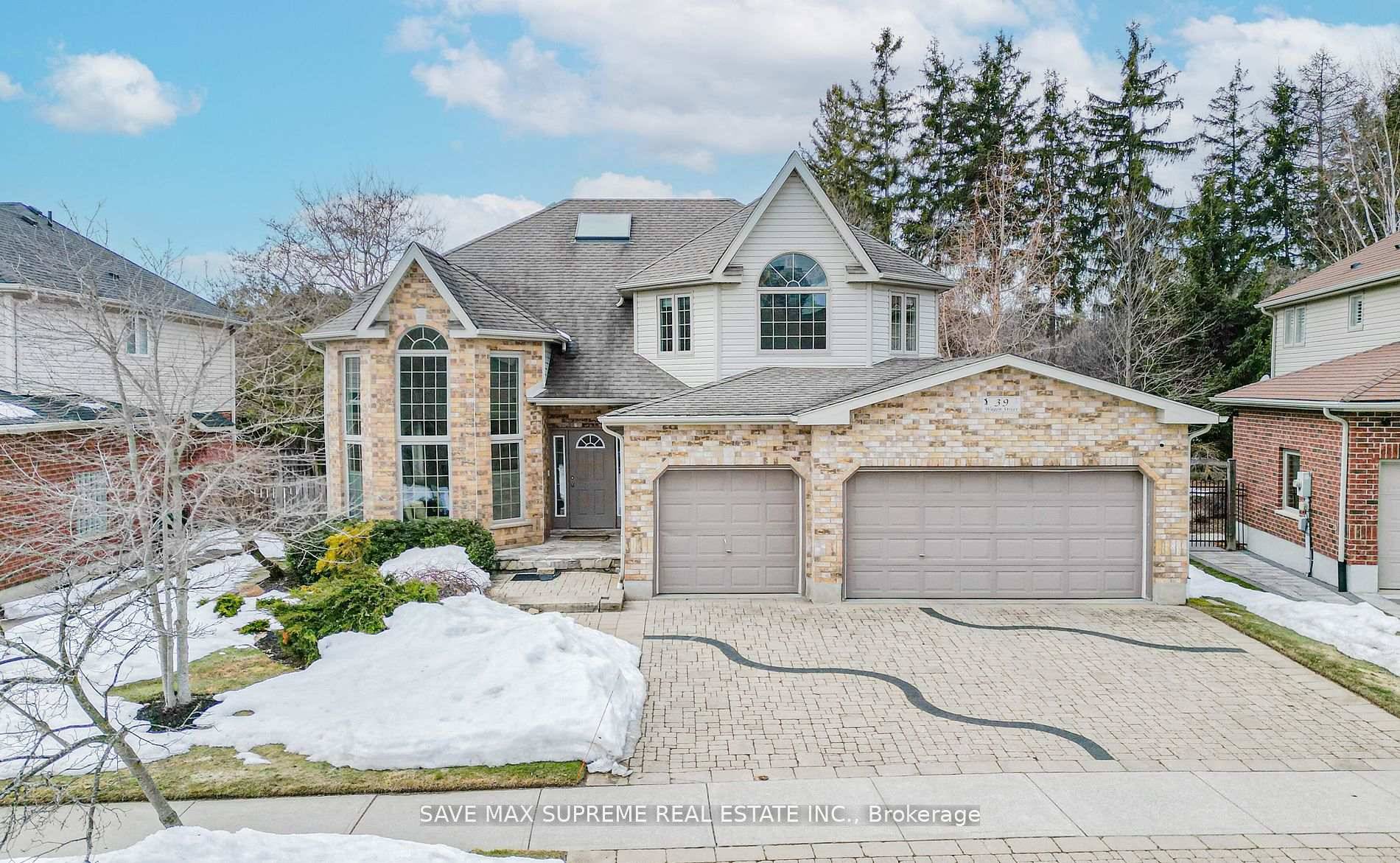 Welcome to this Gorgeous 3 Car Garage Detached Home in a Prestigious Deer Ridge Estates on a 60' ft Lot.