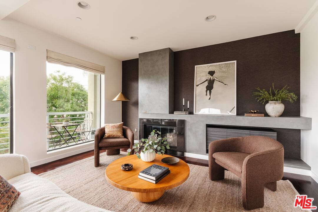 812  N Croft Ave 2BR Sunset Strip La