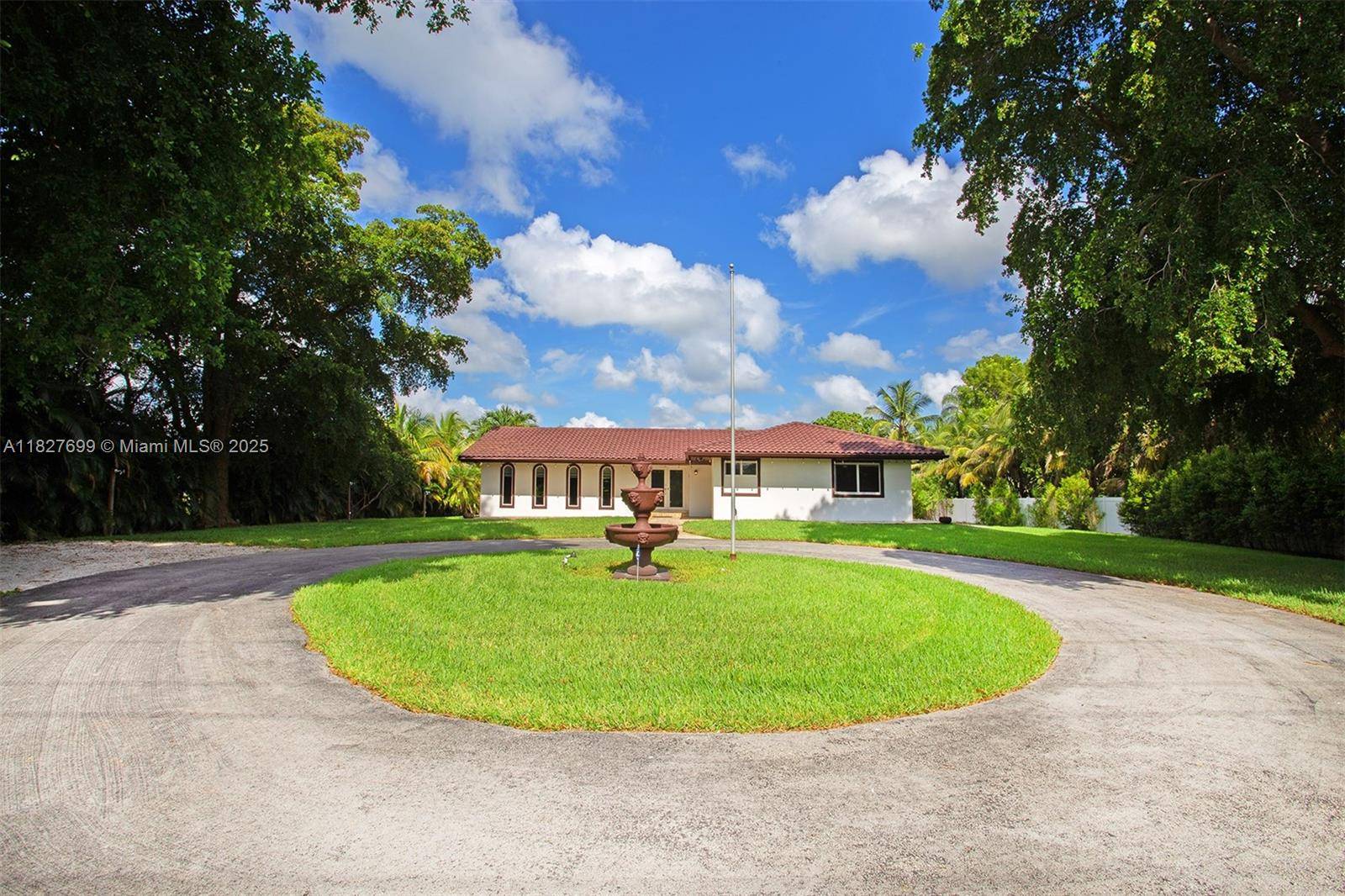 SELLER MOTIVATED ! Enjoy a tranquil lifestyle in Soutwest Ranches while still being close to all conveniences.