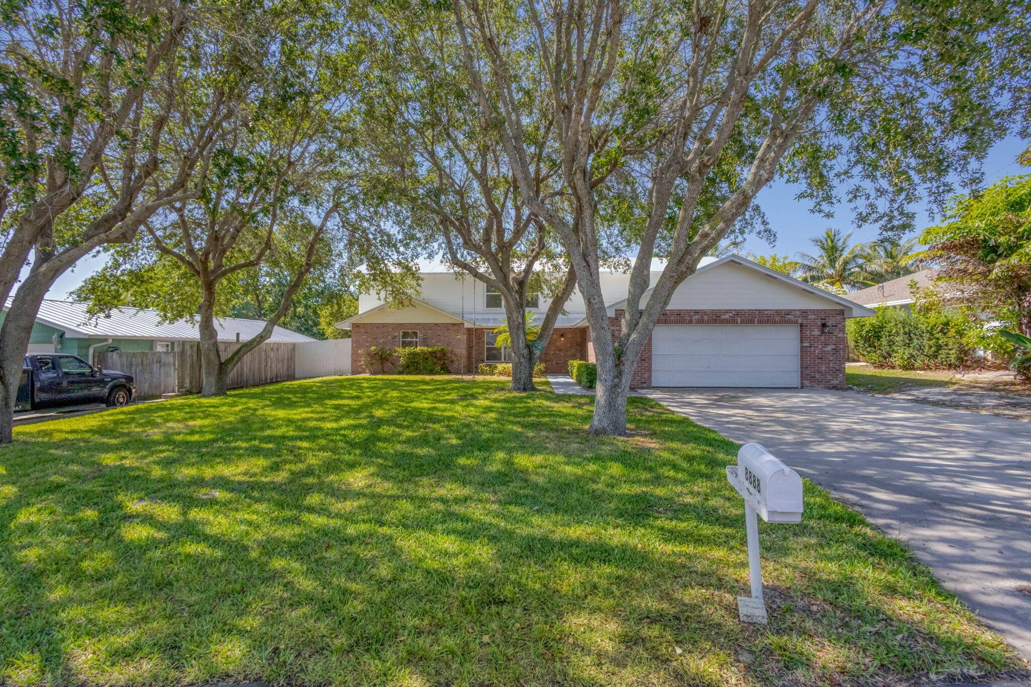 Discover the perfect blend of comfort and opportunity in this spacious 6 bedroom, 3.