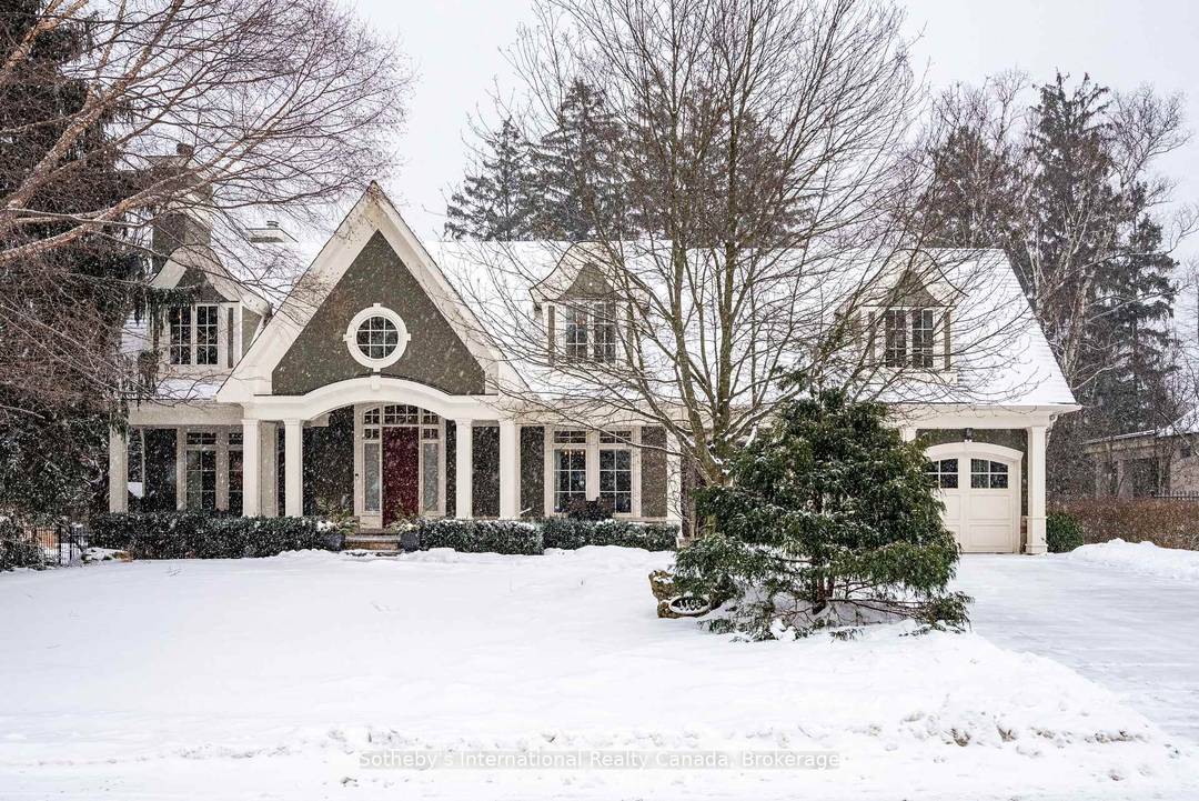 Lovely on Lavender ! This well established and affluent neighbourhood with its large properties, mature trees, parks amp ; top tier schools will not disappoint even the most discerning buyer.