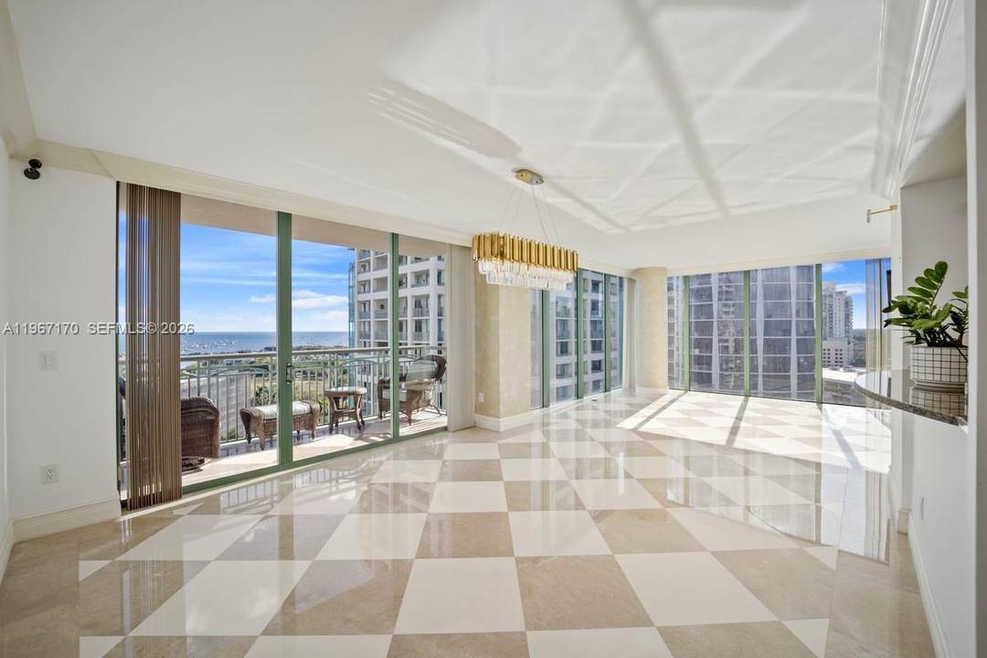 Easy to Show ! Ritz Coconut Grove 3 BR 3.