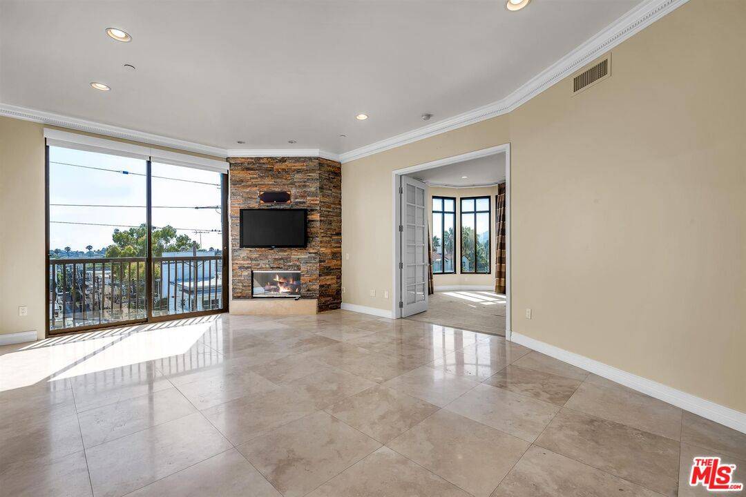 11847   Gorham Ave 2BR Brentwood La