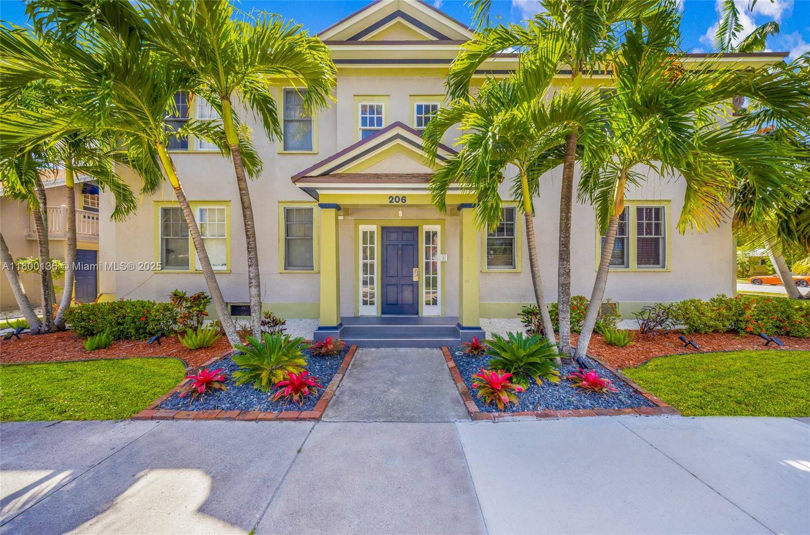 206 S 15th Ave, a unique 6 unit multifamily property located on a corner lot in the sought after Hollywood Lakes area of downtown Hollywood.