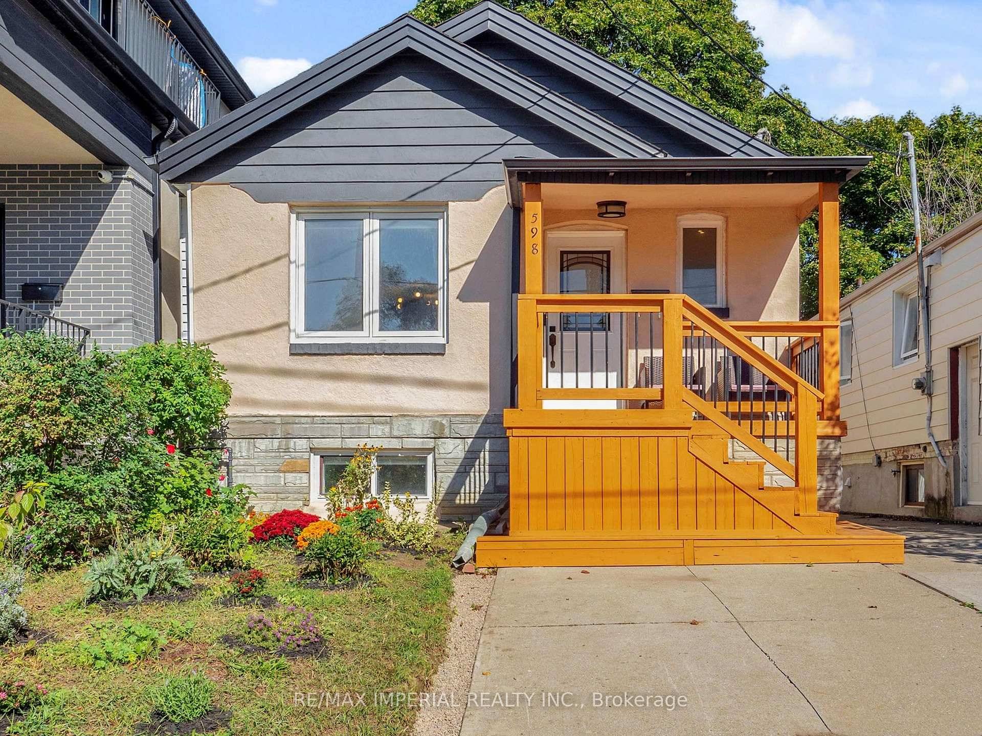 Nestled in the highly sought after Briar Hill Belgravia neighbourhood, this charming bungalow combines classic character with modern comfort.