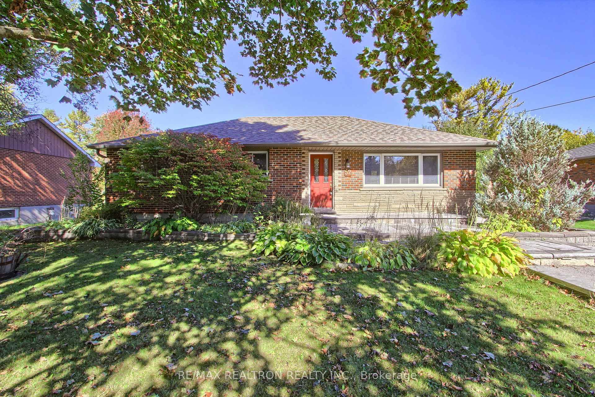 Meticulously Renovated 3 Bedroom Bungalow On A Fabulous 75 x 200' Lot W Mature Trees amp ; Hedge !