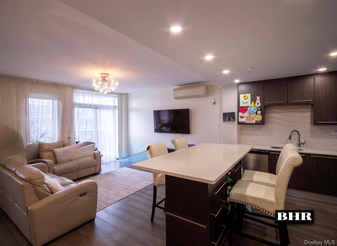 Beautiful 3 Bedroom, 2 Bath Condominium with Parking amp ; Two Terraces This spacious, fully renovated 3 bedroom, 2 bathroom condo offers exceptional finishes, modern comfort, and outstanding value.