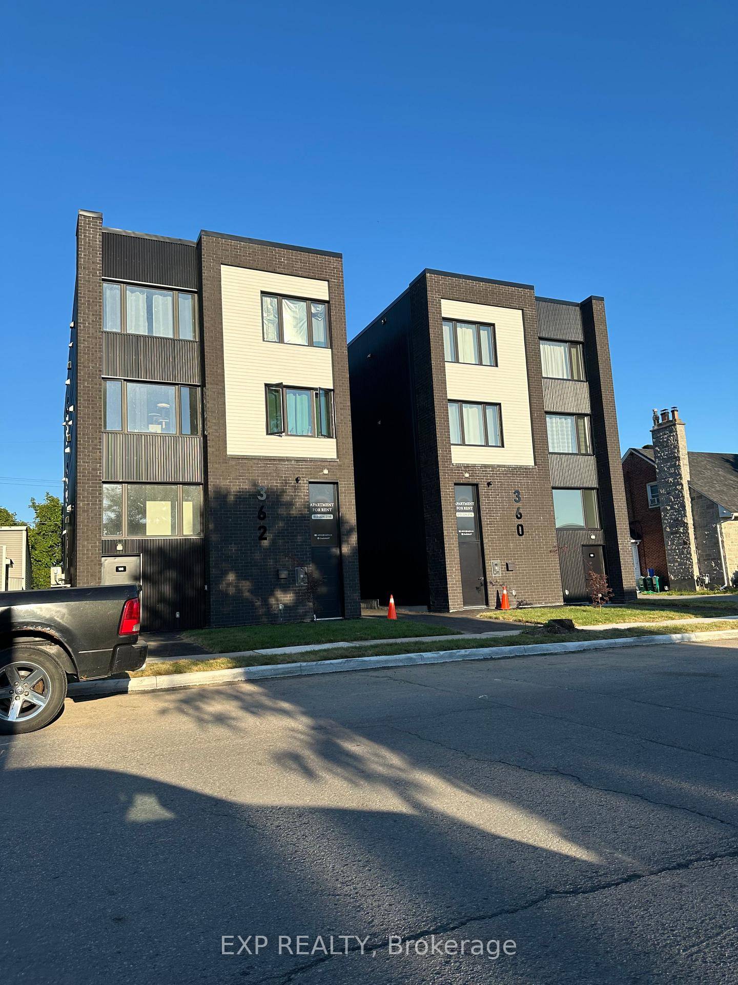 Live in style and save on monthly bills in this beautifully designed studio apartment, located in a modern building that's 40 more energy efficient than standard construction.