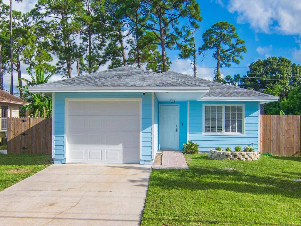 Discover comfort and convenience in this move in ready 2 bedroom, 2 bathroom home in the heart of central Vero Beach.