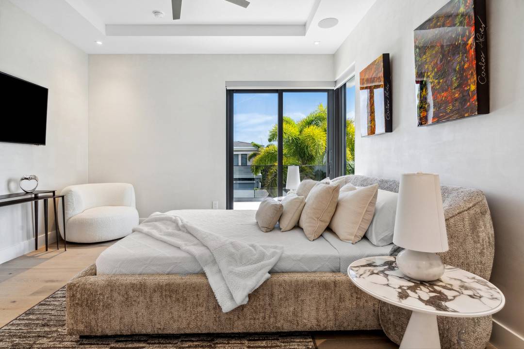 Welcome to Five Eleven Kay Terrace, an unparalleled estate crafted by Alpha Premium Development, nestled in the heart of Golden Harbour, one of Boca Raton's most prestigious neighborhoods.