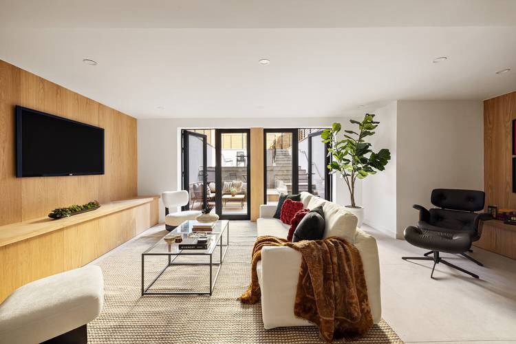 1, 634 SF INTERIOR 1, 125 SF PRIVATE OUTDOOR SPACE Residence 1A at 74 Diamond is a sun filled 2 bedroom, 2.