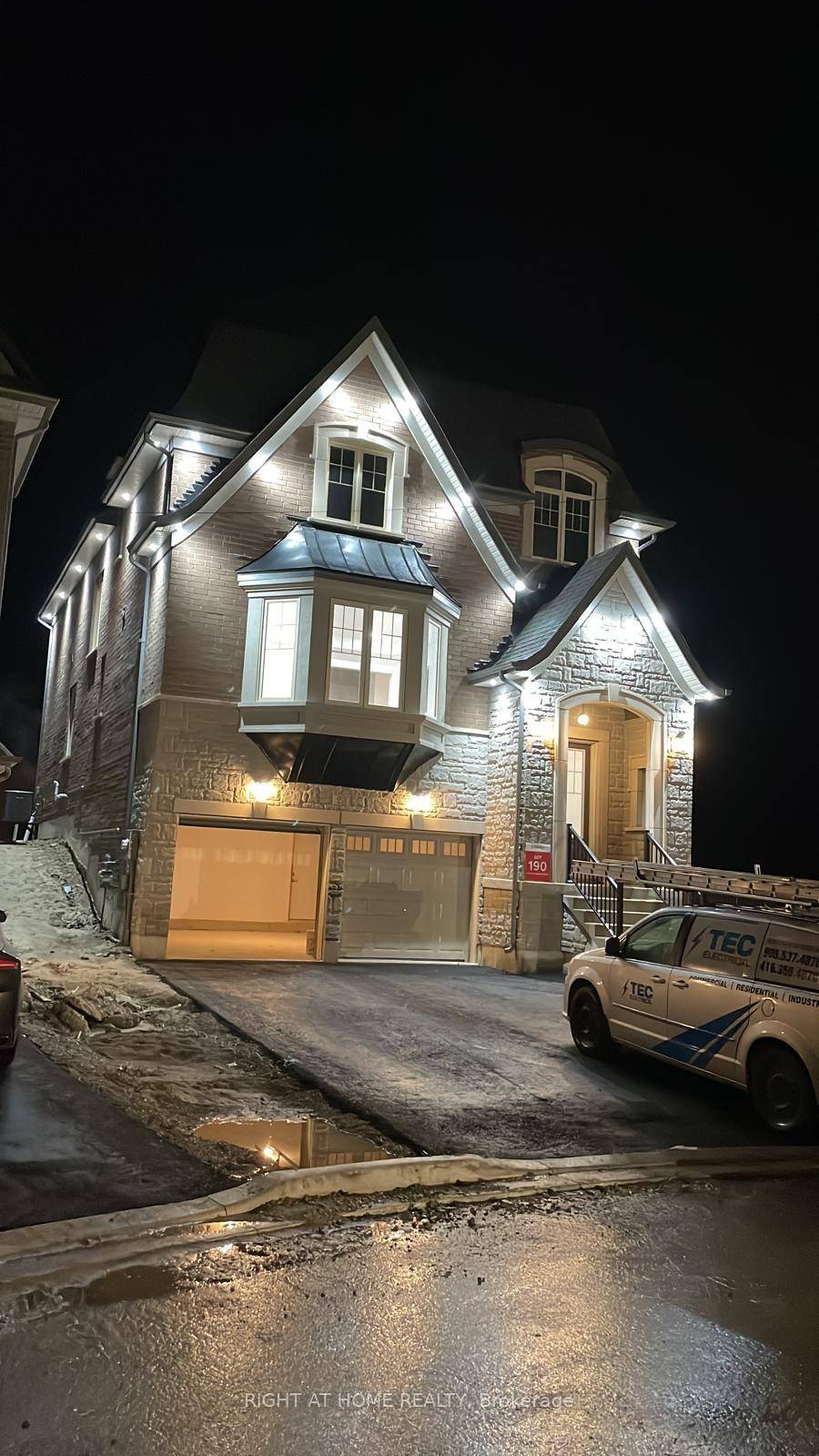 Legal Two Bedroom On a Quiet Cul De Sac family oriented neighbourhood in Caledon East.