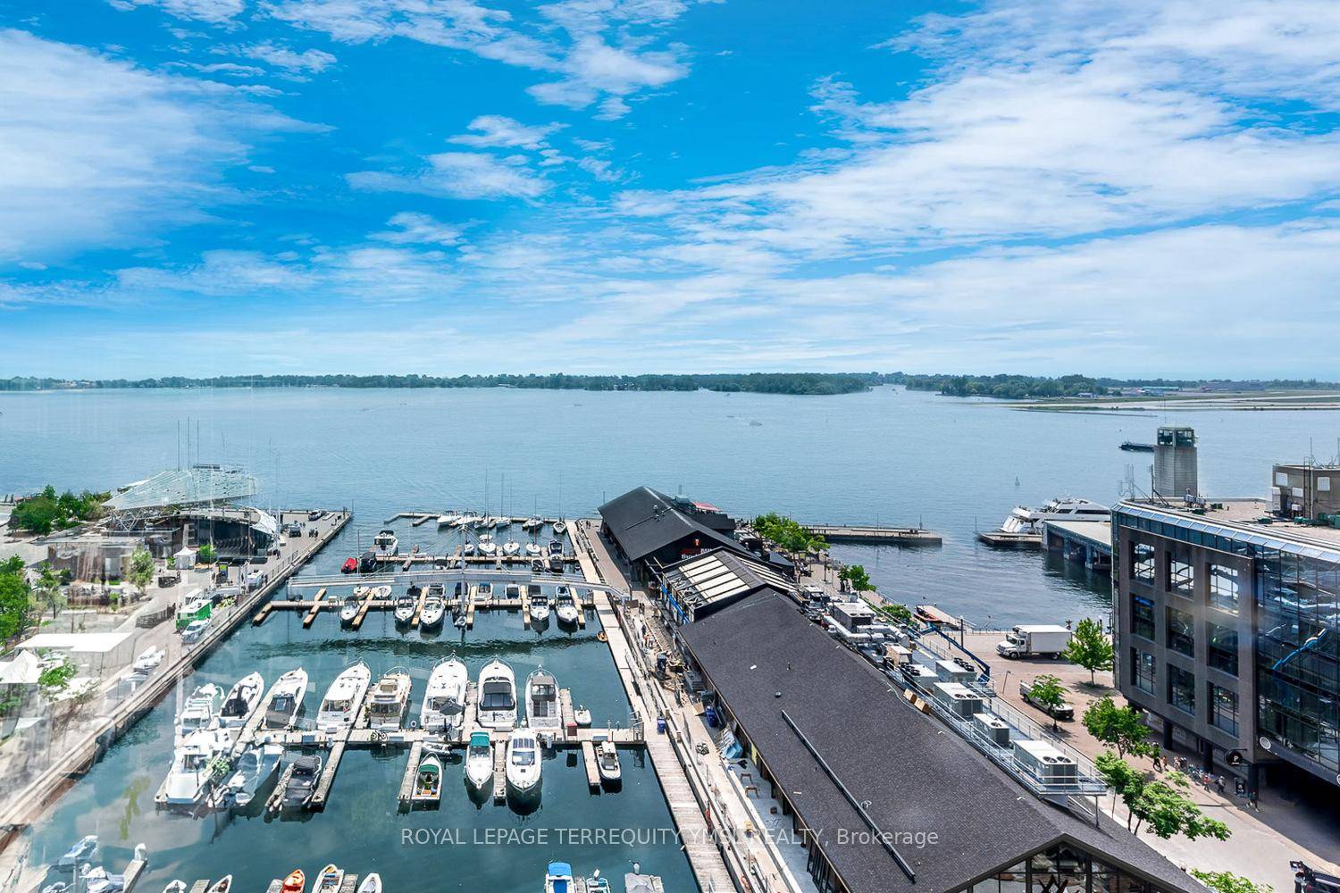 Welcome to Harbour Point Residences a prestigious condominium nestled along Toronto's vibrant downtown waterfront.