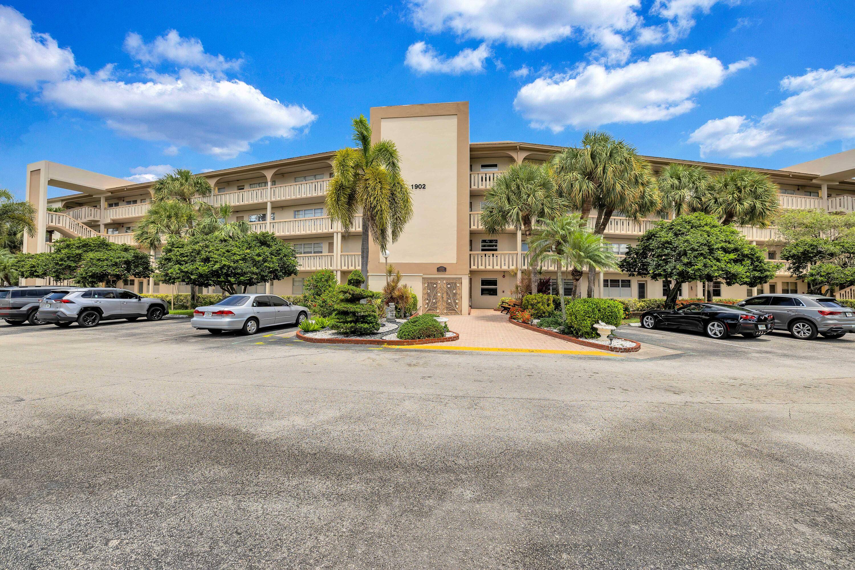 Spacious 2 bed, 2 bath condo in the popular Wynmoor community.