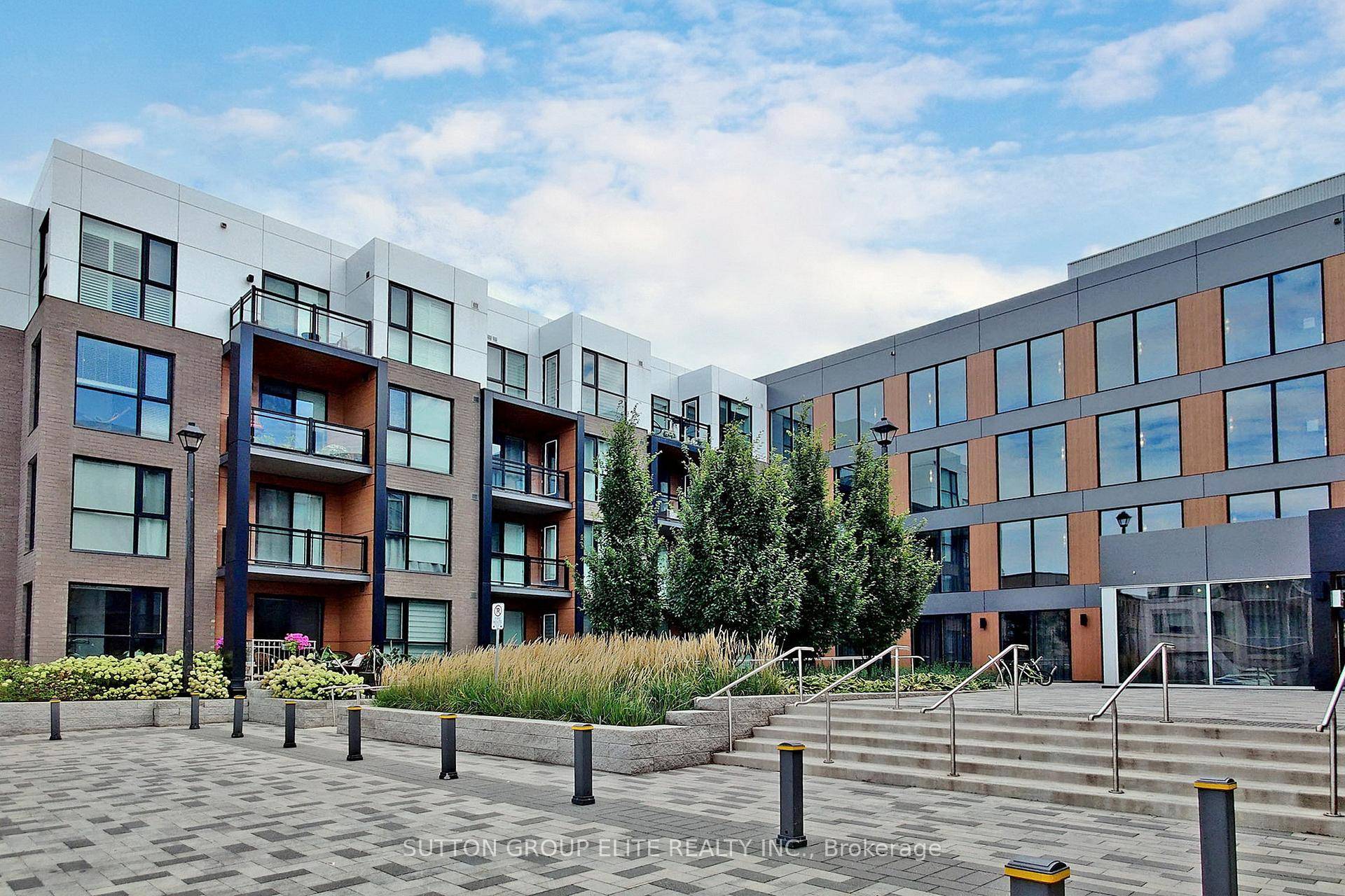 Absolutely Immaculate ! Luxury amp ; Modern 2 Bedroom 2 Bathroom Corner Unit.