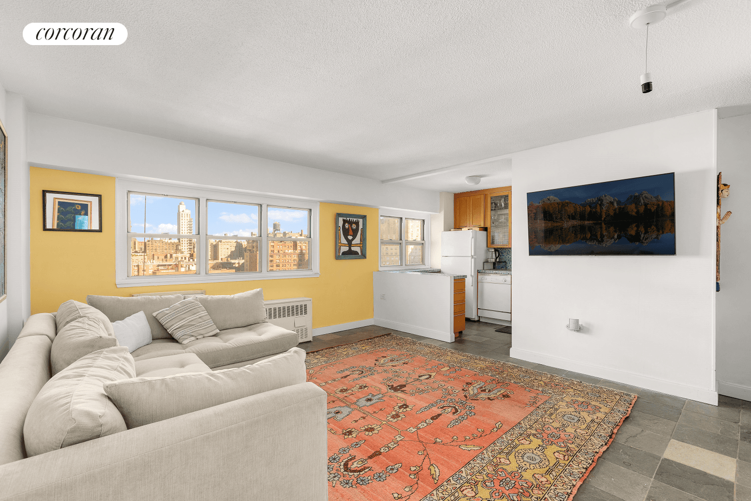 DUPLEX 1 bedroom1 bath with excellent sunlight on 90th amp ; Columbus.