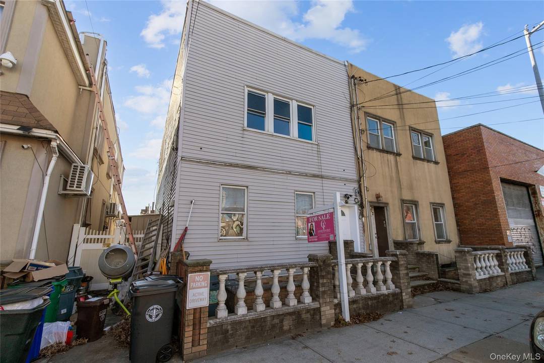 Welcome to this well maintained duplex home in the heart of Maspeth !