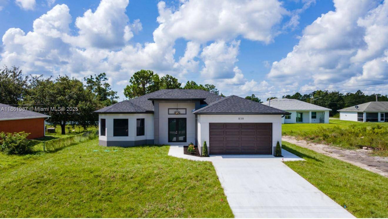New Construction Home Must See READY to MOVE IN.