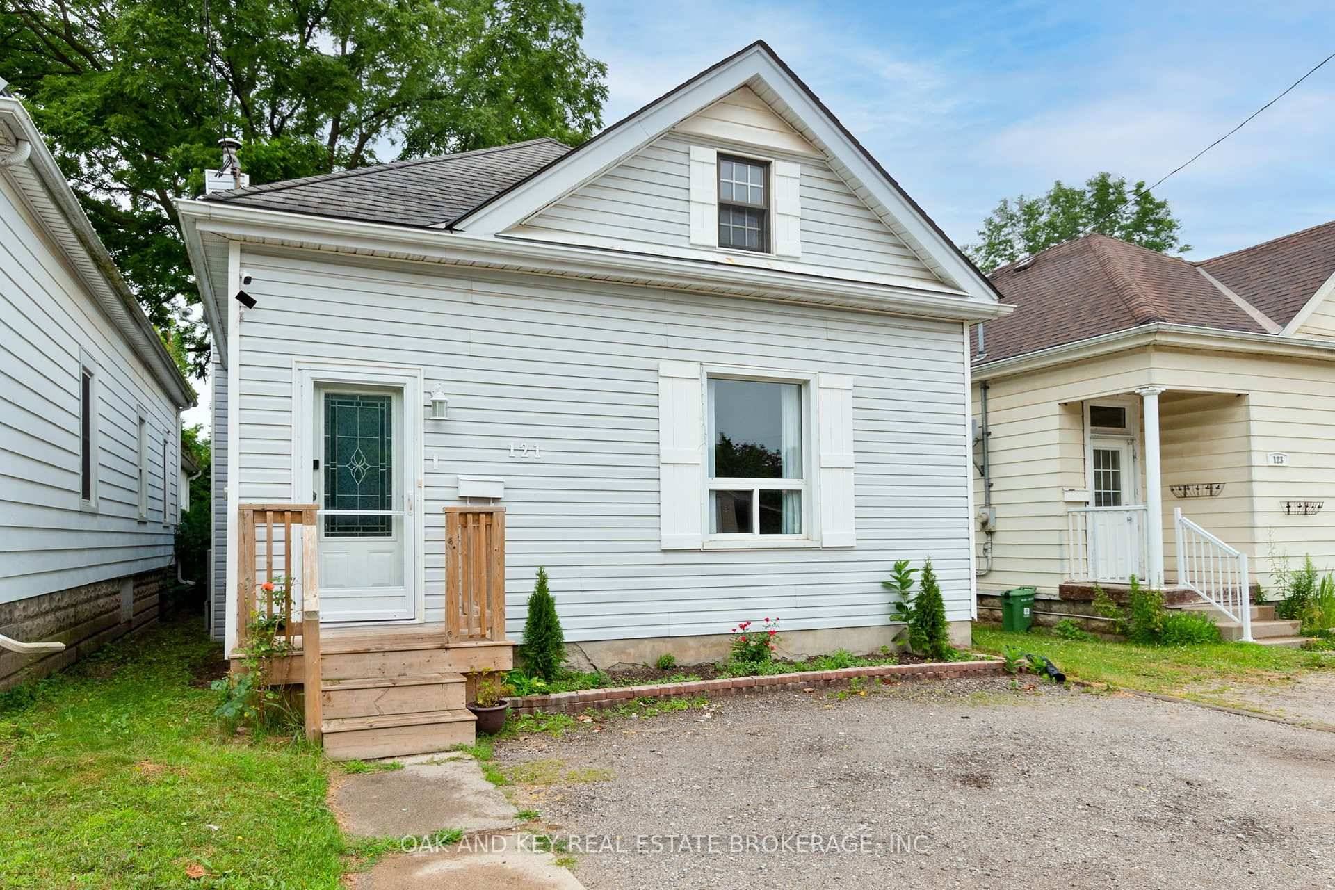 For rent Deceptively Spacious home on a deep lot 31.