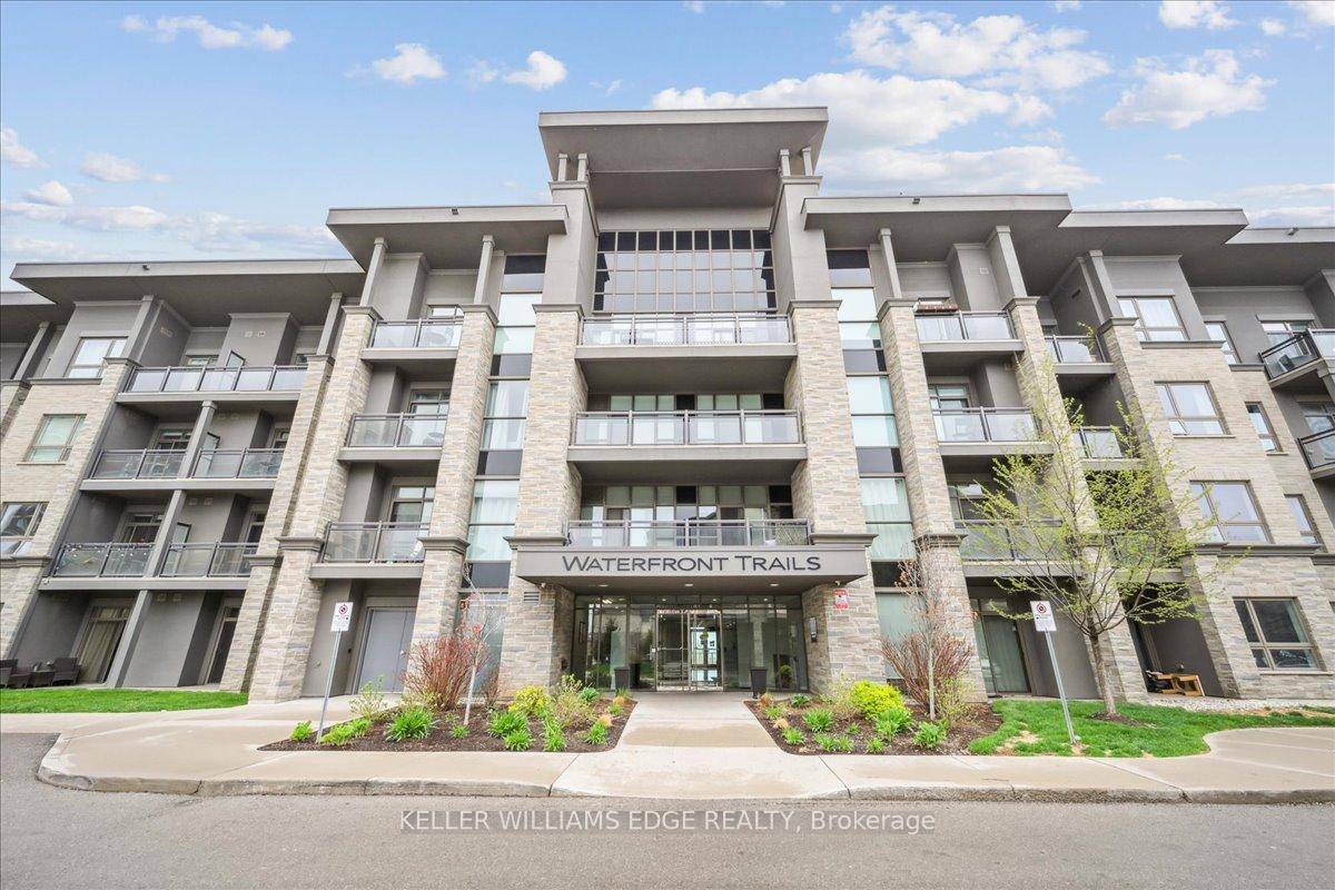 Live the lakefront dream at 35 South Shore Crescent in this bright, beautifully designed one bedroom suite.