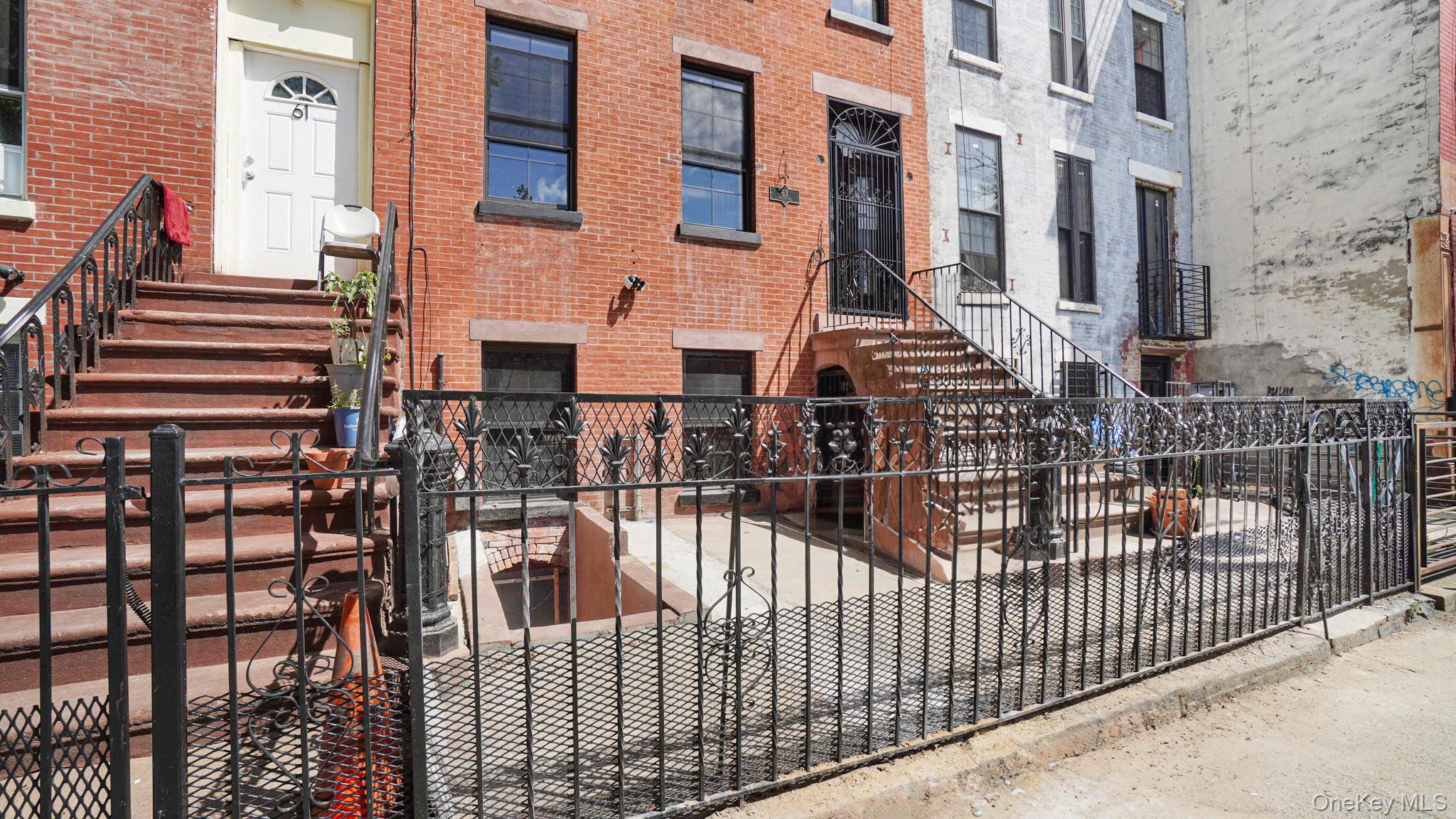 Discover this beautifully fully renovated 3 bedroom, 2 bathroom apartment in the heart of Brooklyn.