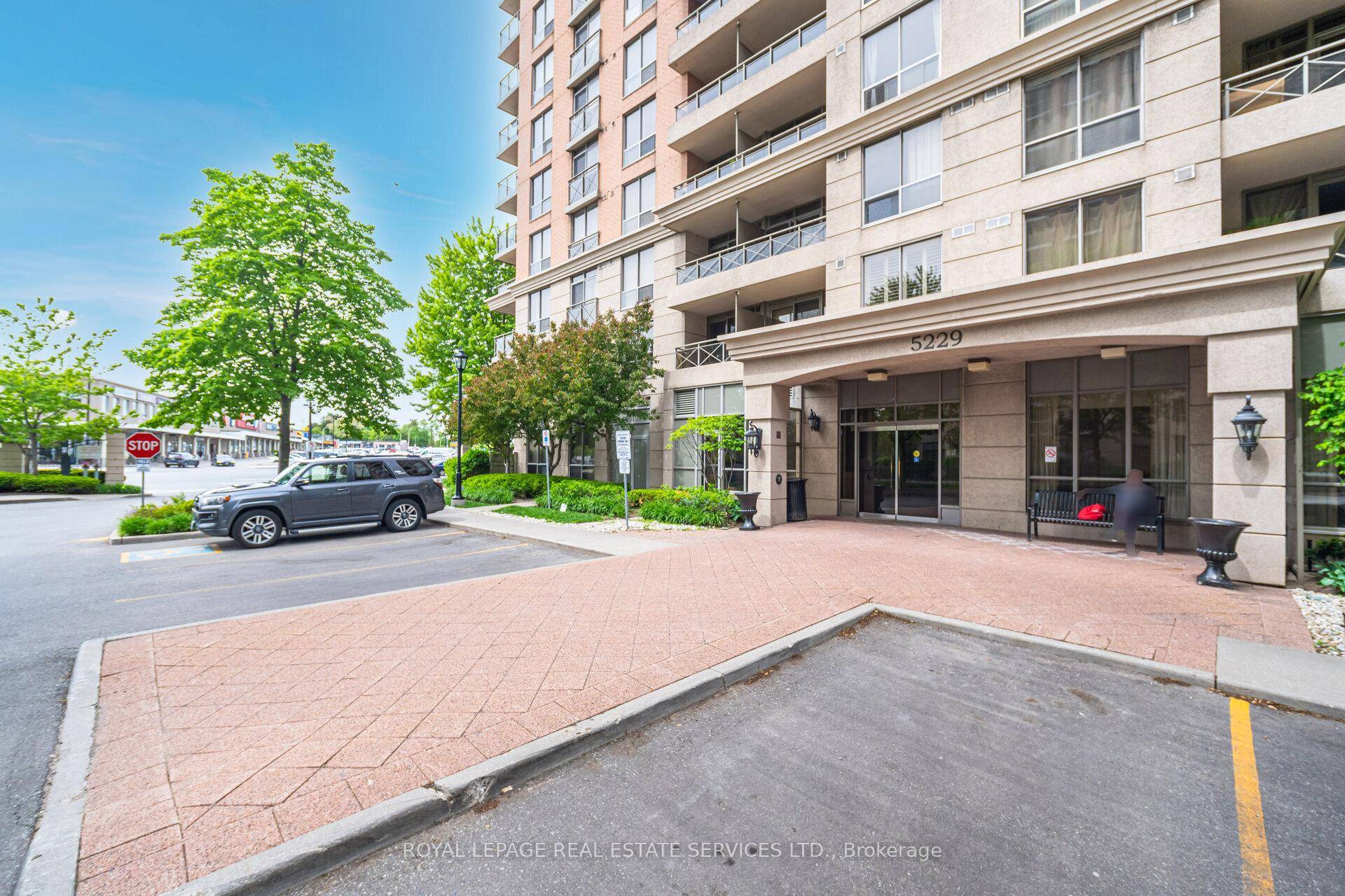 Elegant two bedroom plus media condo unit with a southeast city view.