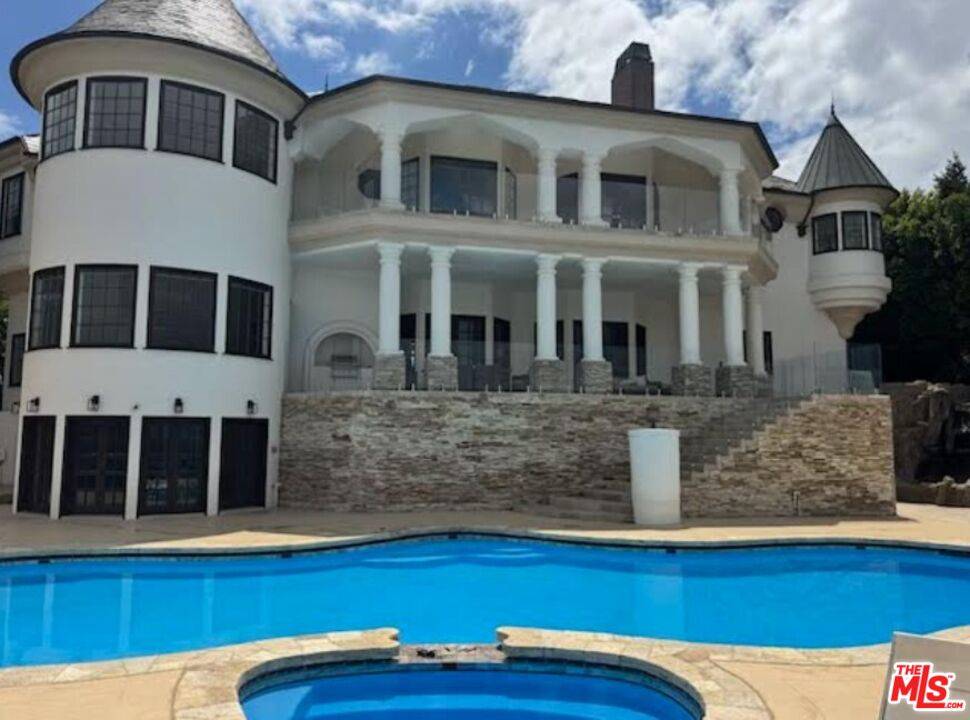 13320   Mulholland Dr 5BR Beverly Hills Post Office | B.H.P.O. La