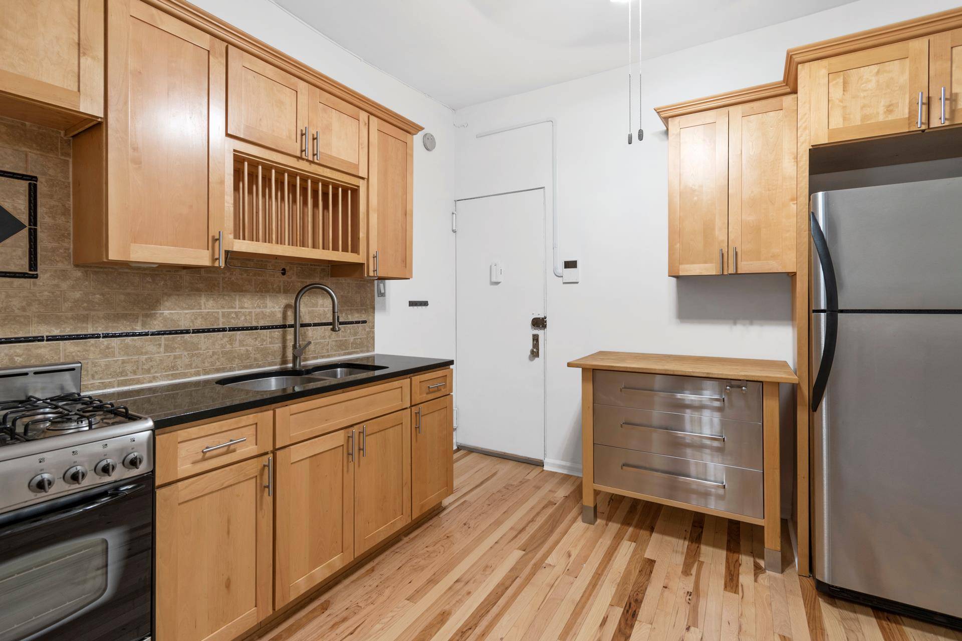 2 Bed 1 Bath apartment that is well laid out in prime Williamsburg !