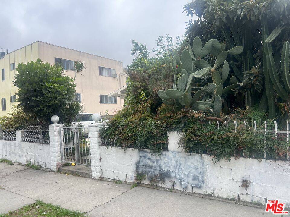 527  N Harvard Blvd 4BR Mid Wilshire La