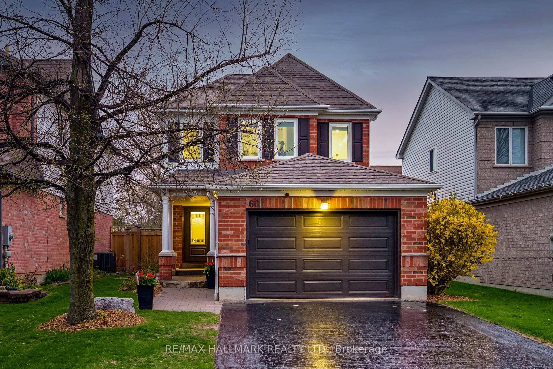 Gorgeous family home in sought after Williamsburg community in Whitby !