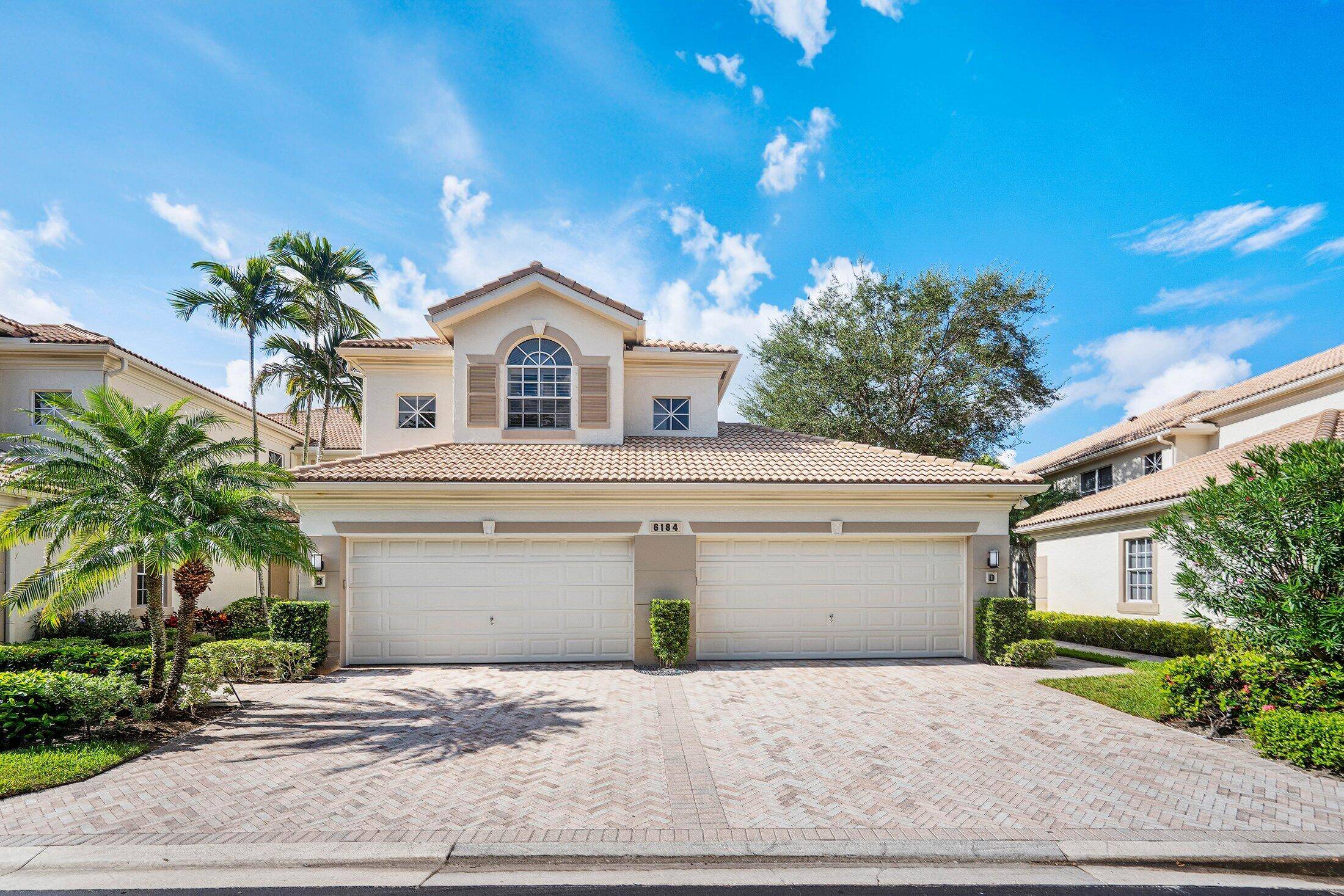 Pristine and spacious condo with over 2, 700 sq.