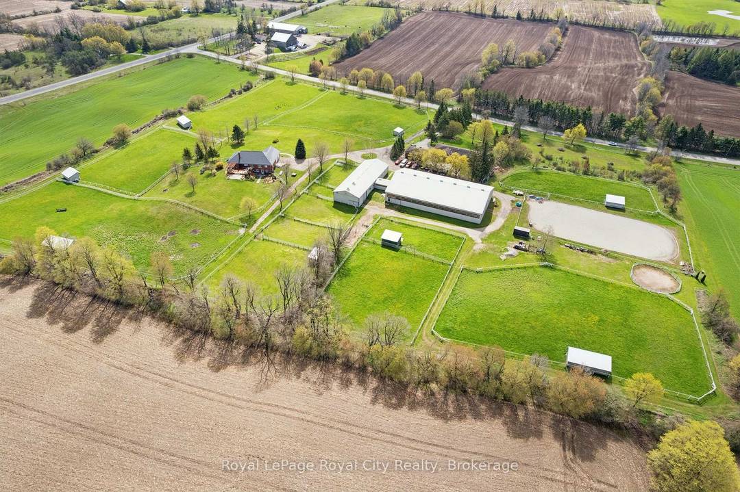 This 31. 67 acre horse farm, strategically located near Rockwood amp ; 15 min from Angelstone Equestrian Show Grounds, is ideally suited for sport horse enthusiasts or multigenerational families looking ...