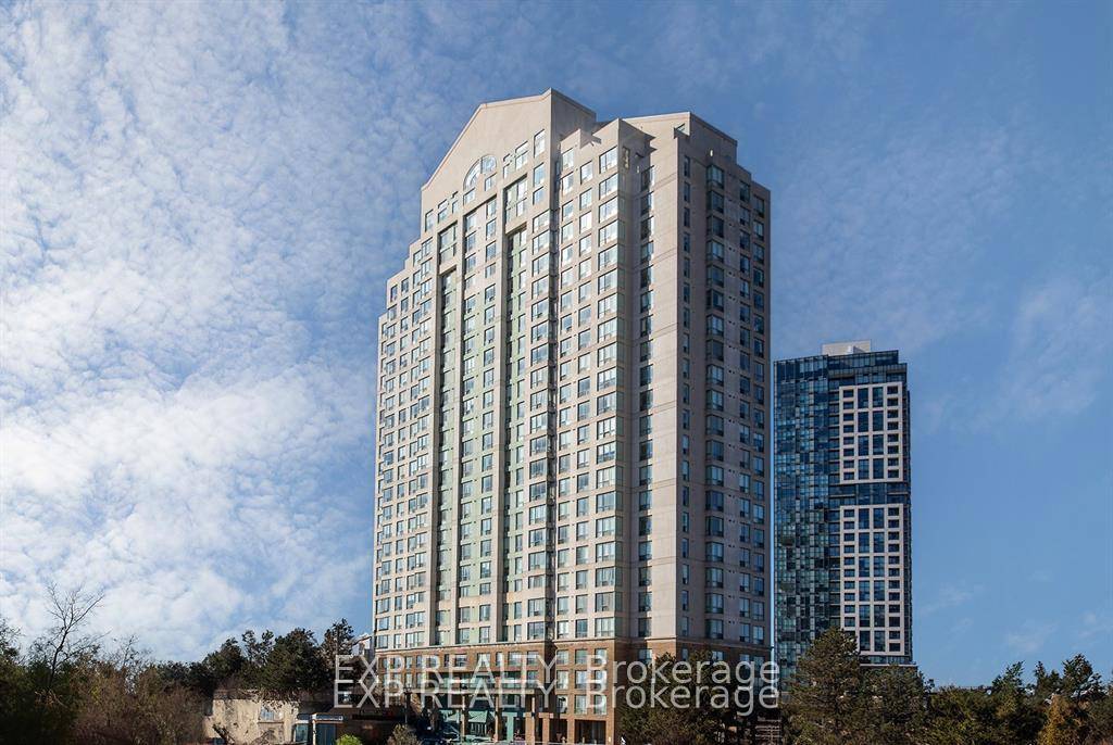 This beautifully renovated 2 bedroom, 2 bathroom unit offers a stunning, photogenic space with a south facing view that captures the morning sun from the southeast.