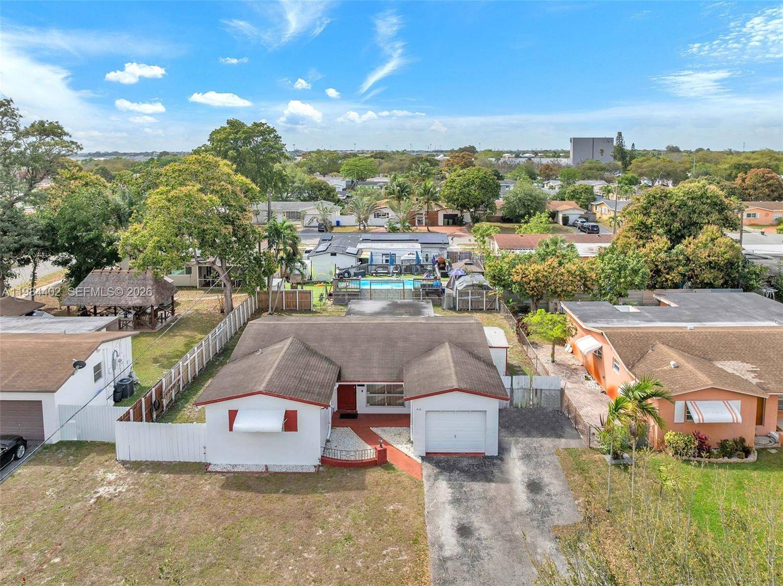 Charming single family home located in the heart of Pembroke Pines, offering a great opportunity for homeowners or investors alike.