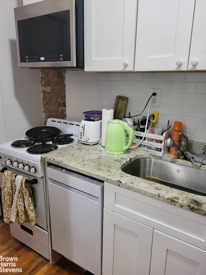 Available July 1st move in !