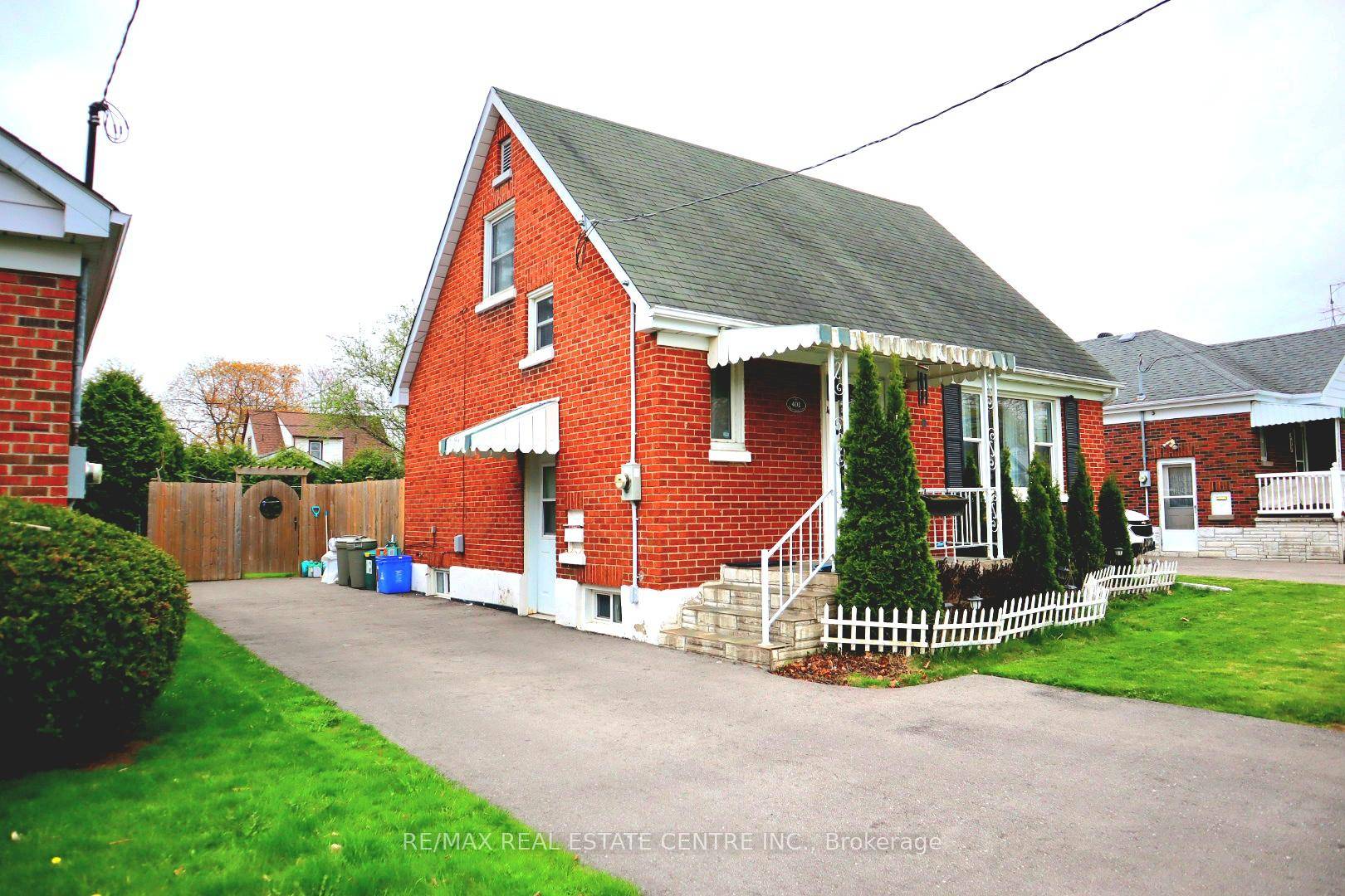 Very Well Kept Detached House In Quite Neighborhood Of Oshawa.