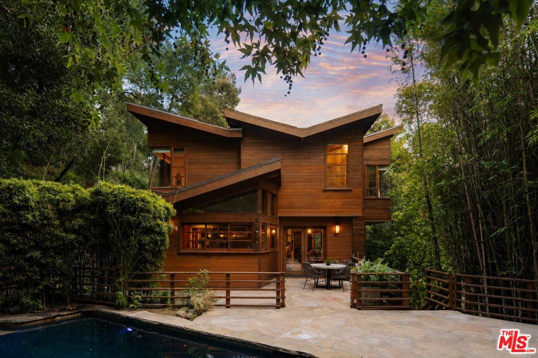2424   Nichols Canyon Rd 5BR Hollywood Hills East La