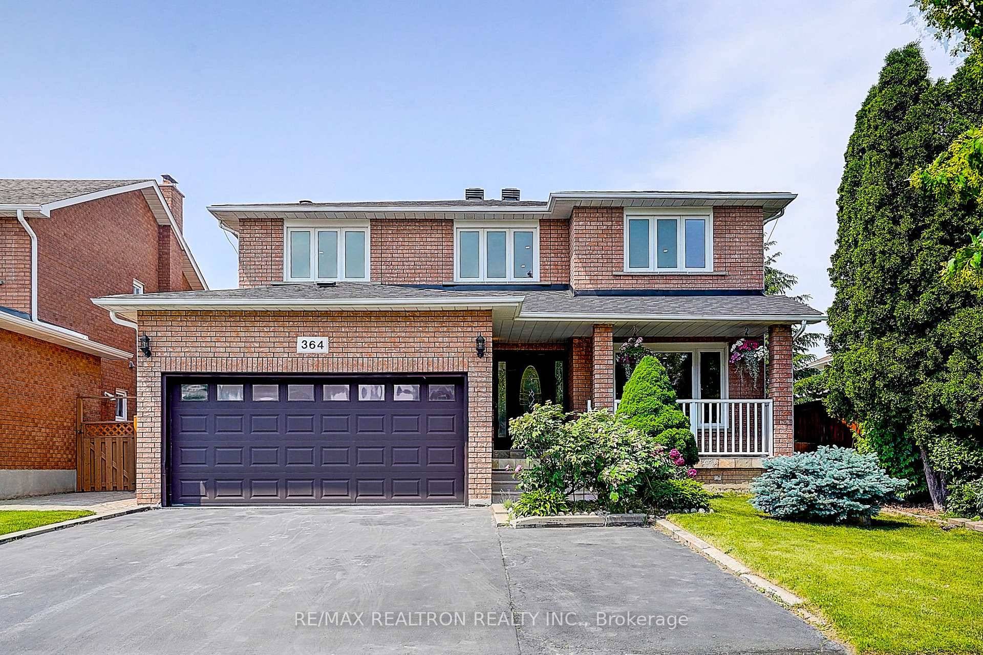 Welcome to 364 Castlehill Road, a Stunning 4 Bedrooms, 4 Washrooms Double Garage Detached Home Nestled in this Beautiful Neighborhood Maple of Vaughan.