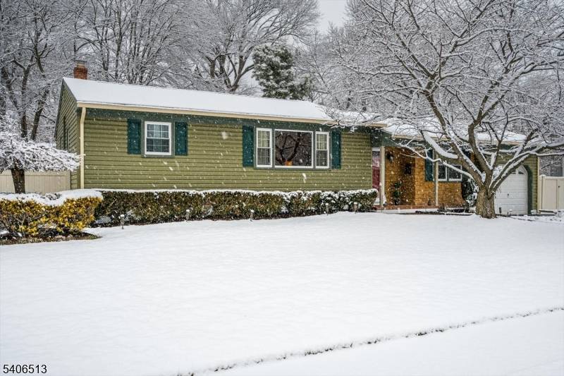 Sprawling, updated Lackland Ranch offering generously sized rooms and an exceptional floor plan.