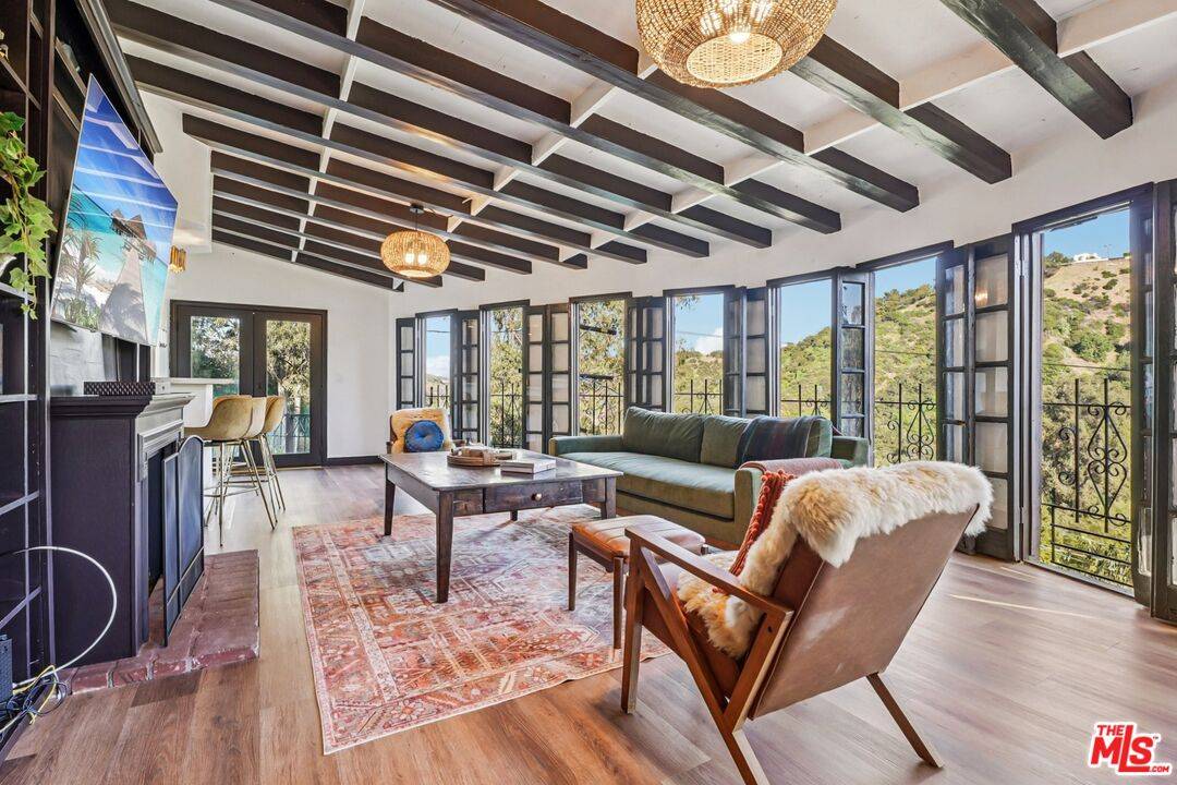 8718 Crescent Dr 3BR Hollywood Hills East La