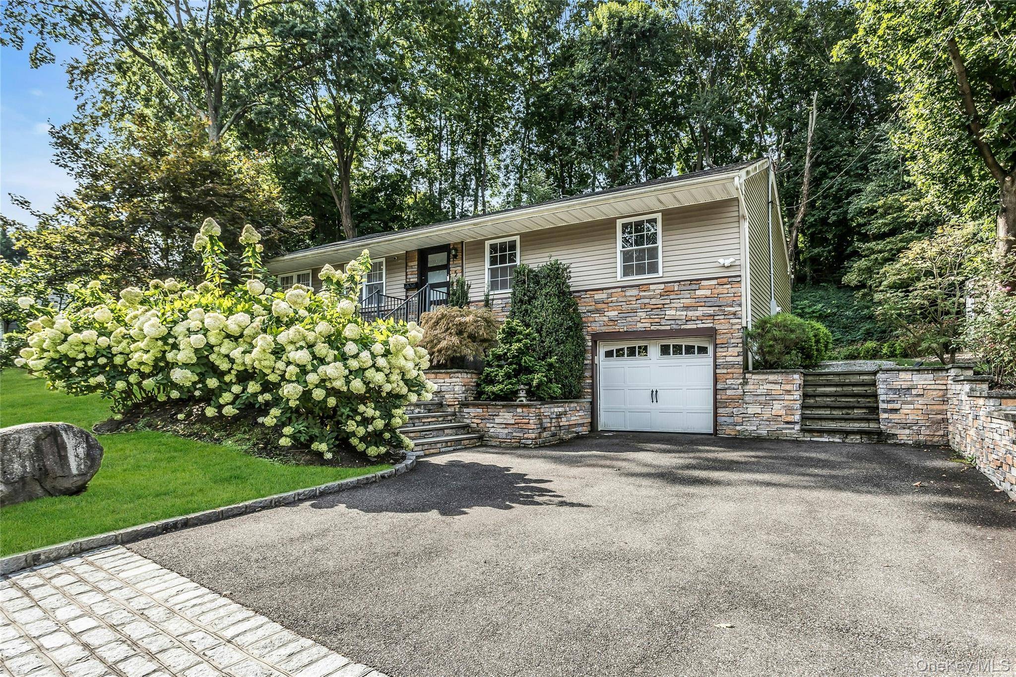 Welcome home to this charming ranch !