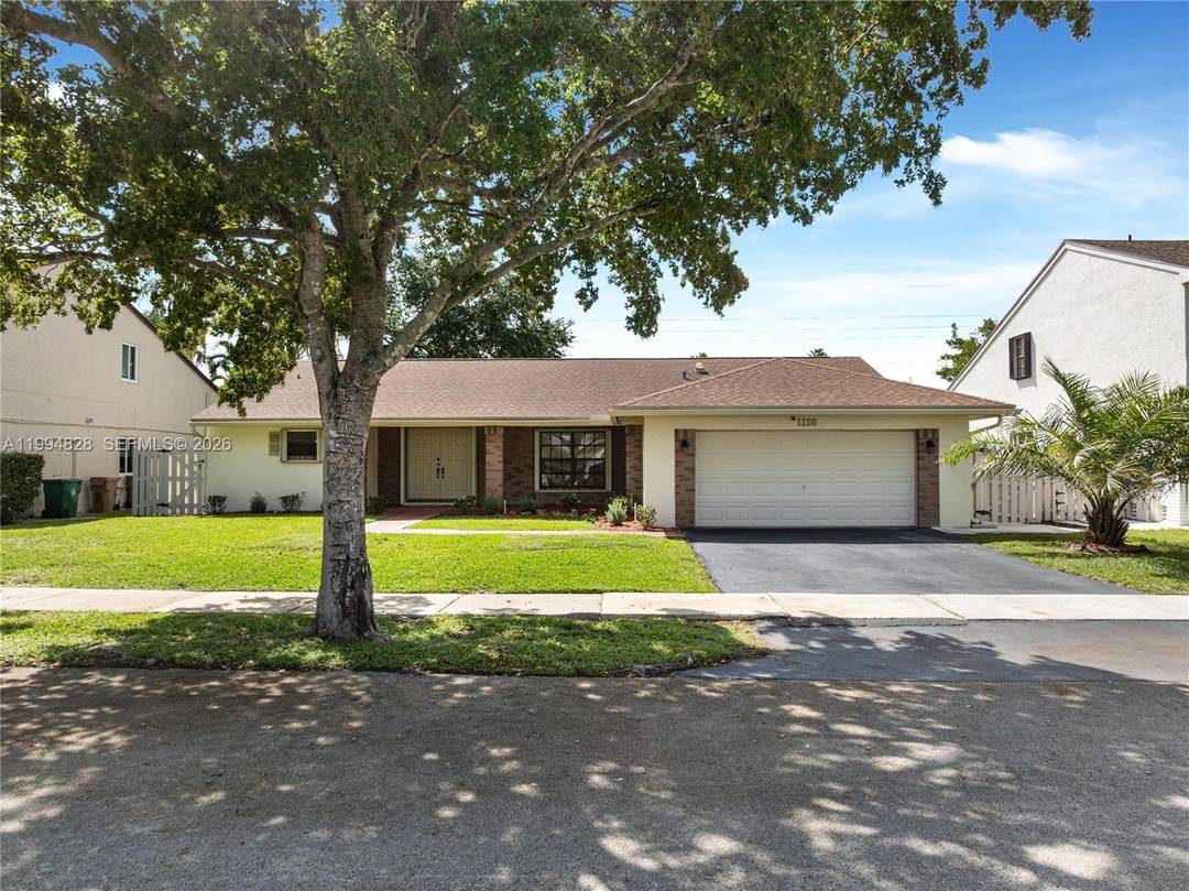 An exceptional opportunity in Davie s highly sought after Shenandoah Community.