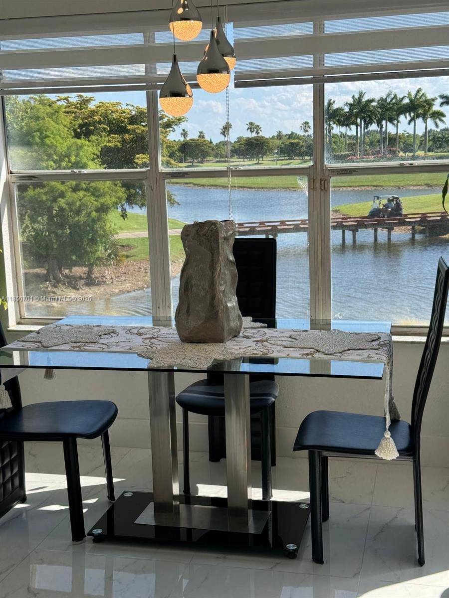 LOCATION THE MOST IMPORTANT IN REAL ESTATE, VIEWS, UPDATES, ABSOLUTELY EVERYTHING RENOVATED FROM BELOW THE FLOOR, TO THE LAST DETAIL ON THE CEILINGS, HAS A WALKING CLOSET, TOP OF THE ...