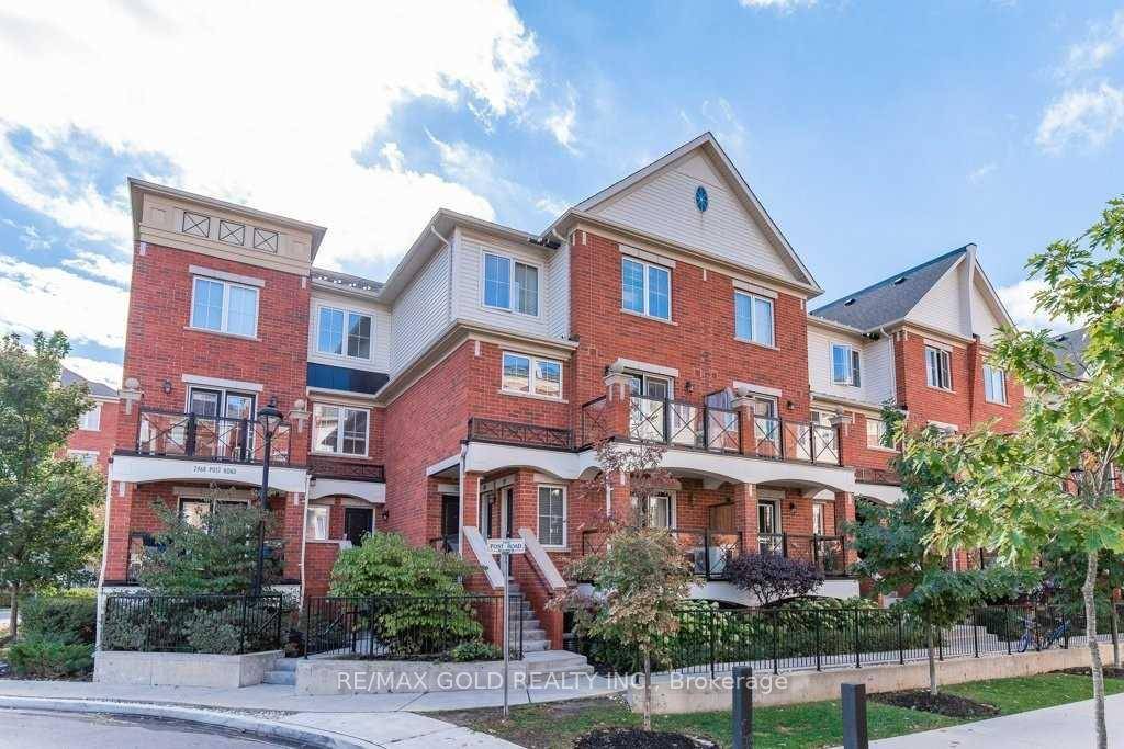Stylish 2 Bed, 2 Bath Stacked Townhome in Prime River Oaks, Oakville.
