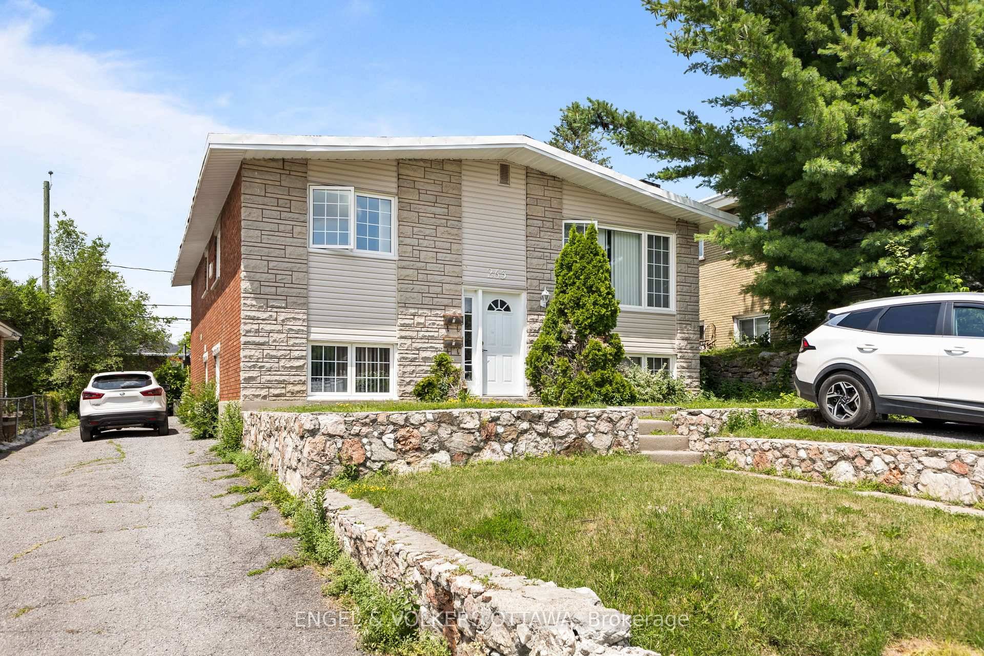 Welcome to 263 Michel Circle, a turnkey duplex steps from Beechwood, one of Ottawa's fastest growing neighbourhoods.