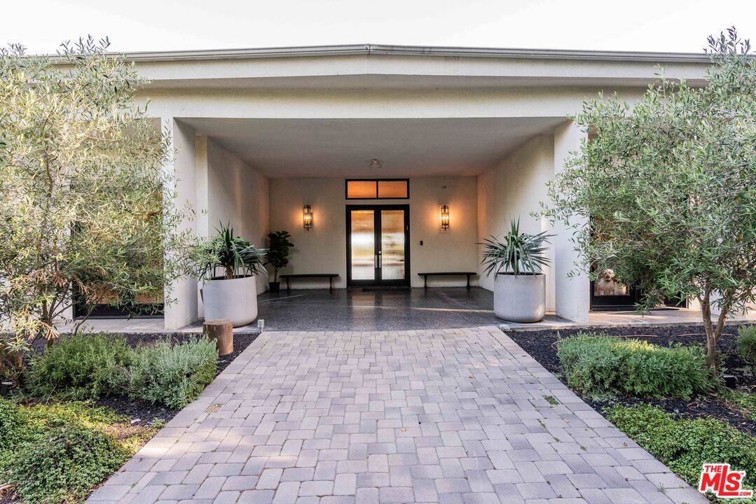 430   Robert Ln 5BR Beverly Hills Post Office | B.H.P.O. La