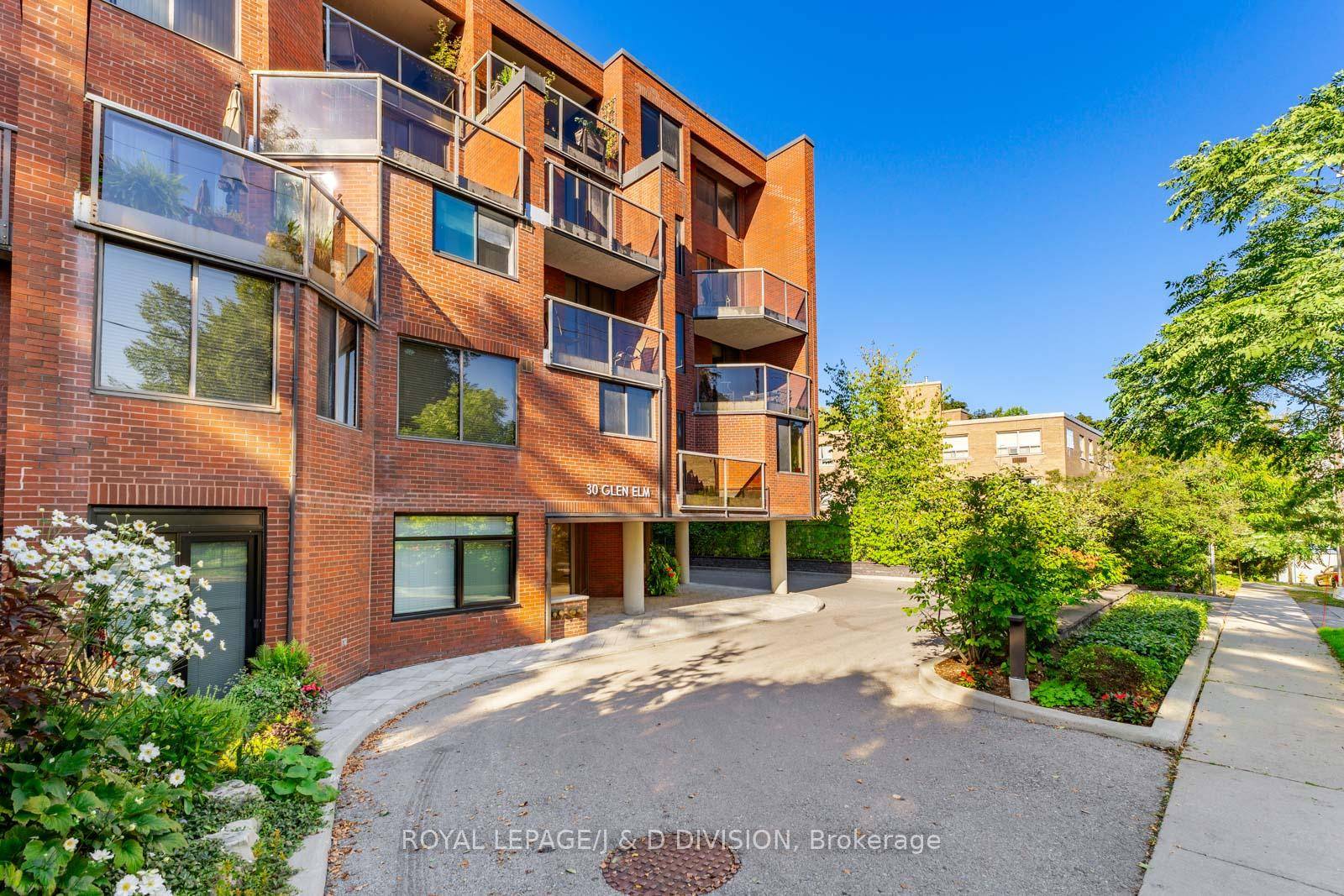 Located on a quiet street in Rosedale Moore Park, one of Toronto's most coveted neighbourhoods, this elegant 2 bedroom, 2 bathroom residence offers a rare blend of privacy, sophistication, and ...
