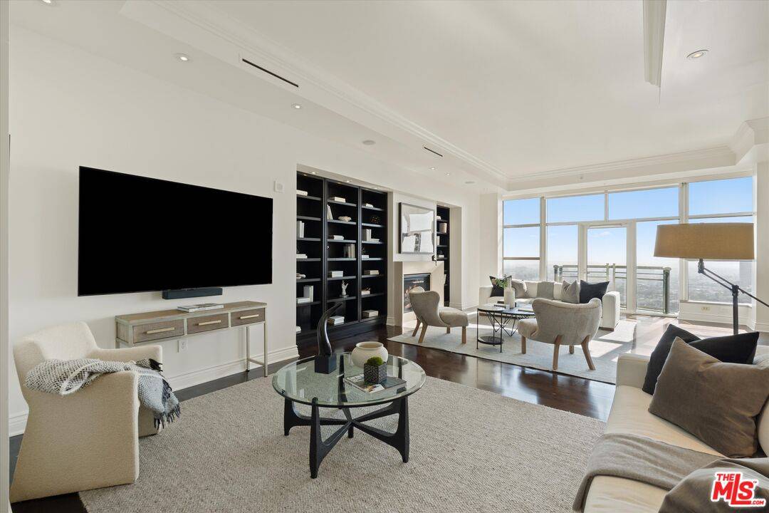 10776   Wilshire Blvd 3BR Westwood La