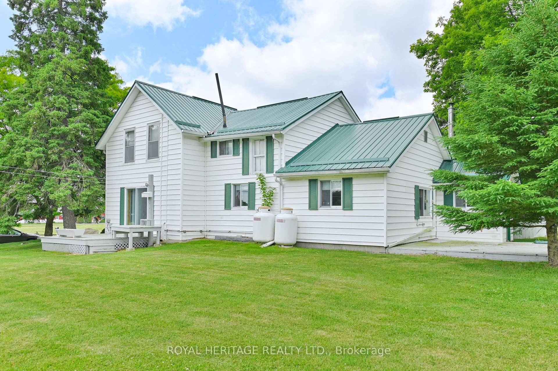 Country Charm with Space to Spare !
