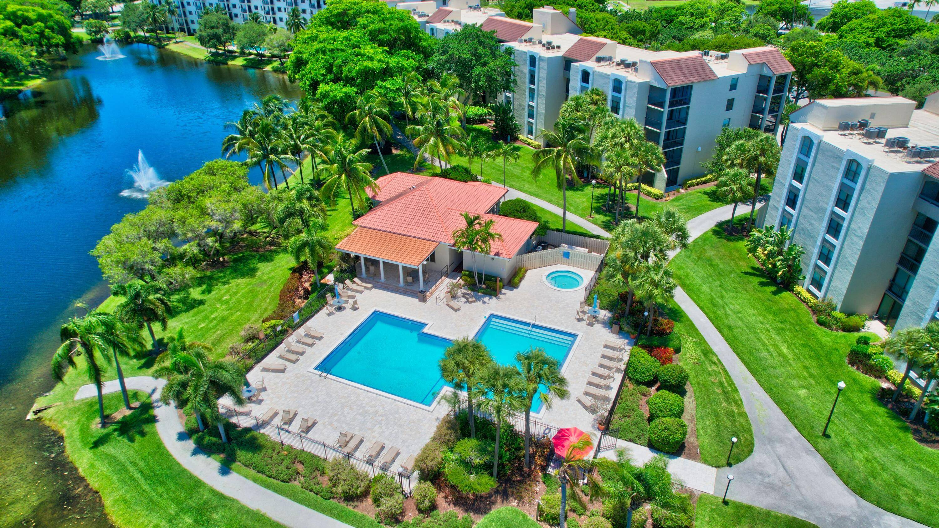 Spectacular turnkey seasonal rental at Lakeview Condo starting Dec 1 2025, Available for 2026 Season minimum of 4 months.